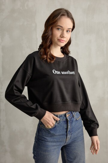 Kadın One Baskı Yarasa Kol Crop Sweatshirt