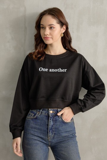 Kadın One Baskı Yarasa Kol Crop Sweatshirt