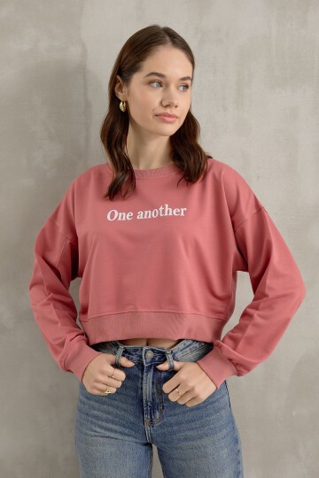 Kadın One Baskı Yarasa Kol Crop Sweatshirt